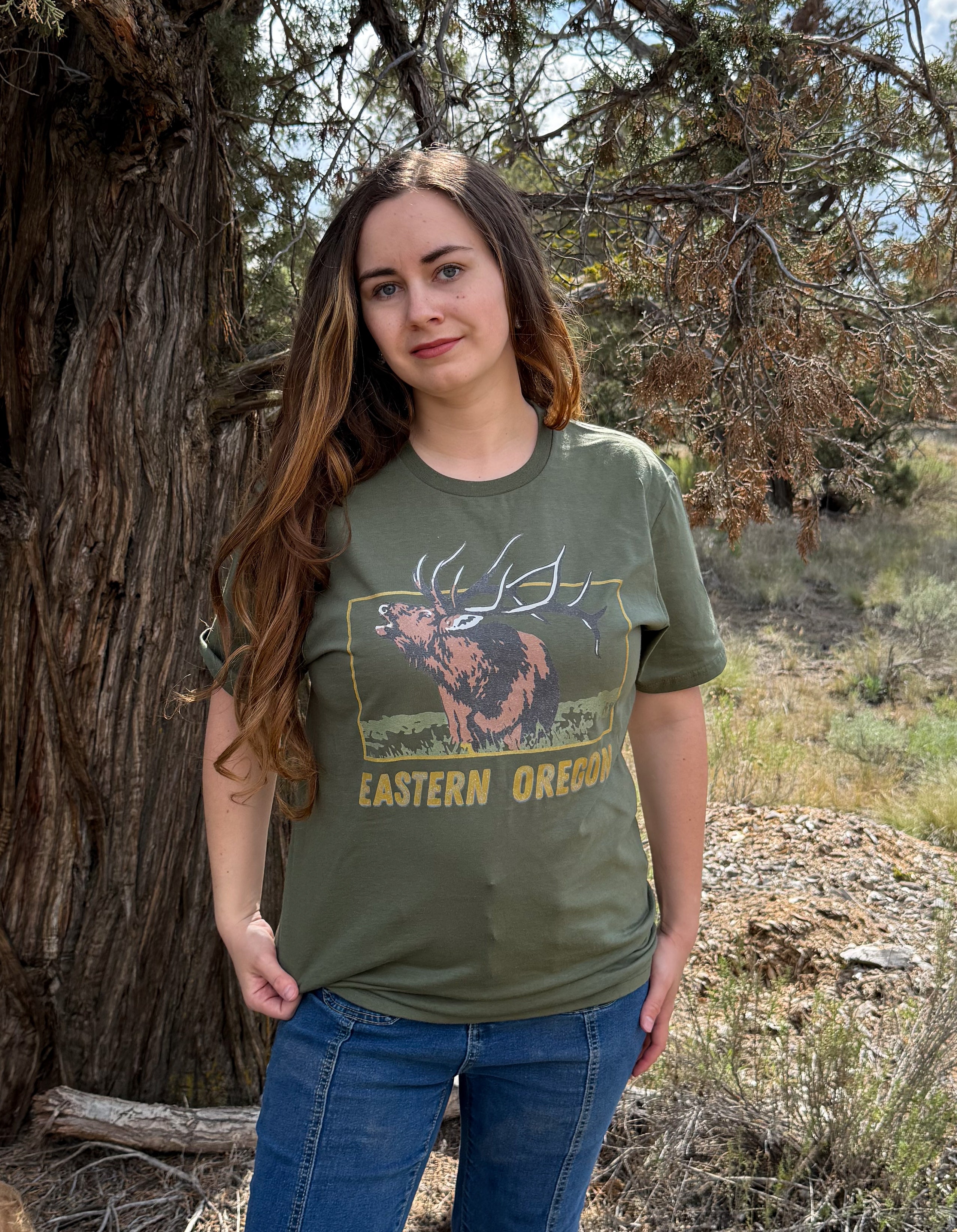 Eastern Oregon Bull Elk Vintage Style Unisex Graphic Tee - Military Green