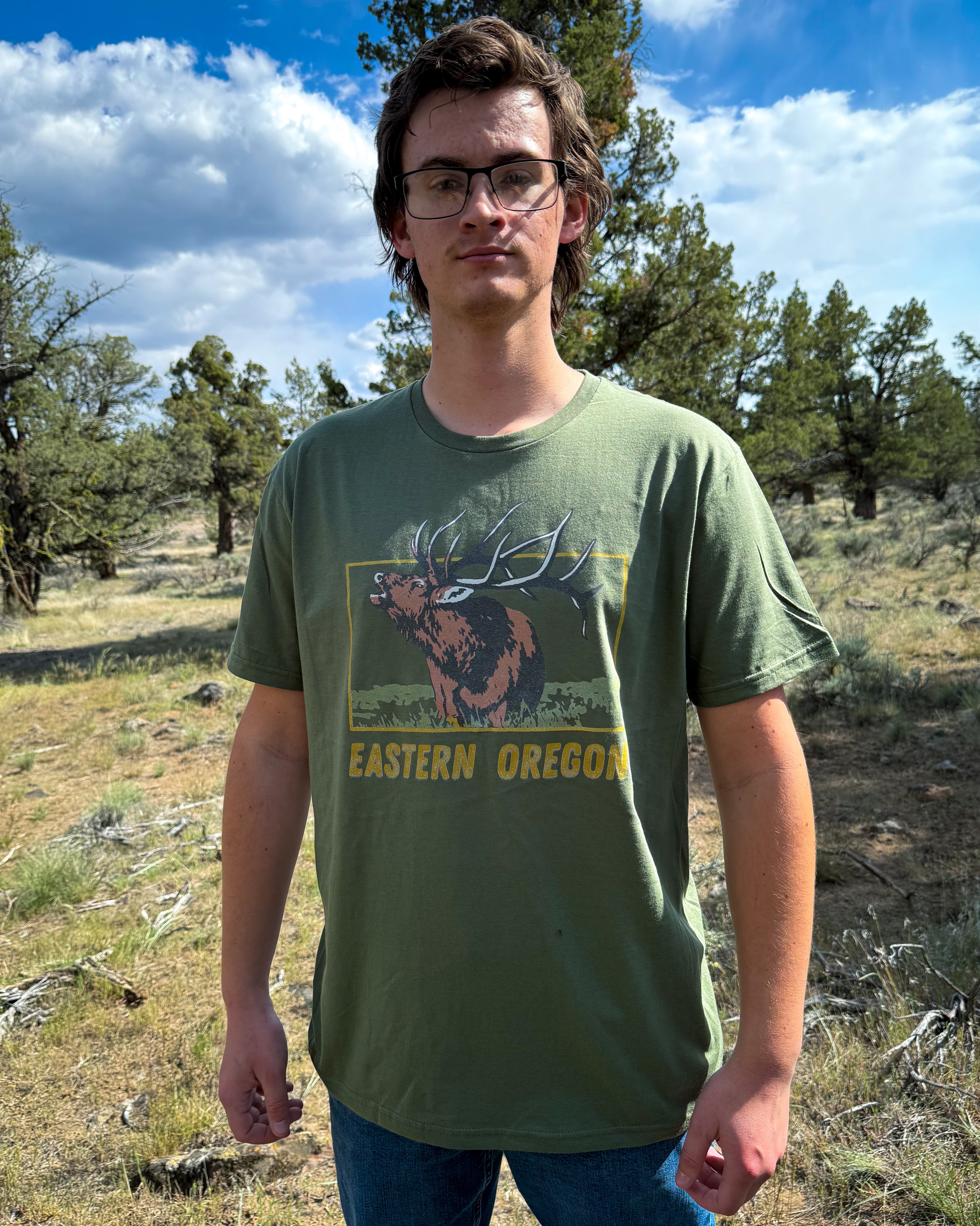 Eastern Oregon Bull Elk Vintage Style Unisex Graphic Tee - Military Green