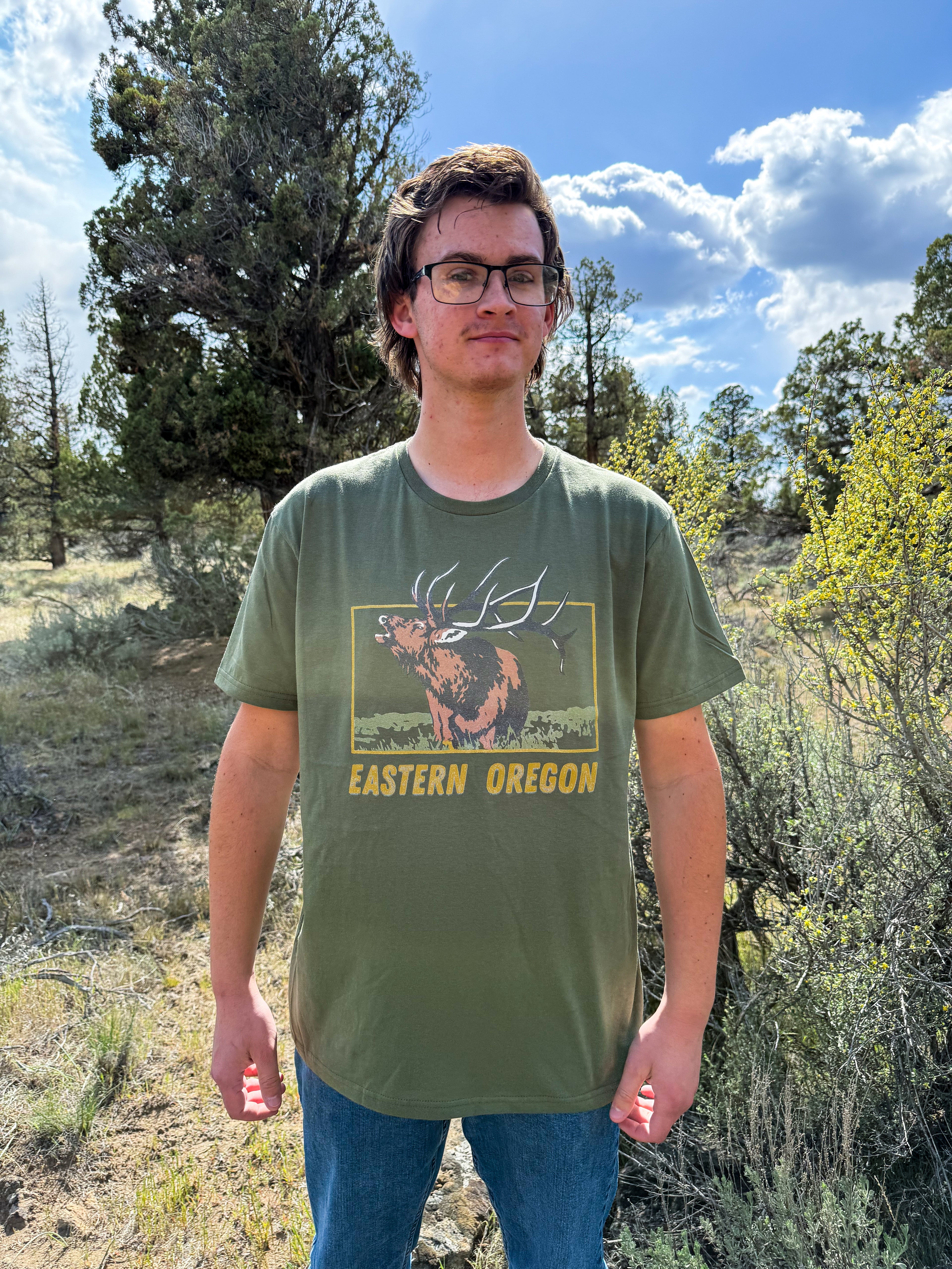 Eastern Oregon Bull Elk Vintage Style Unisex Graphic Tee - Military Green